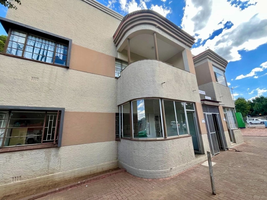 9 Bedroom Property for Sale in Bloemfontein Free State